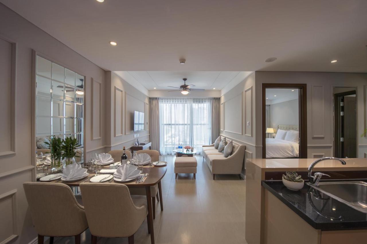 Luxury - Rooftop Swimming Pool - Front - Hinata Căn hộ Đà Nẵng
